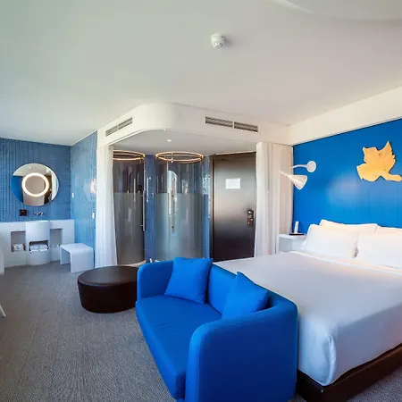 Evolution Hotel 4*