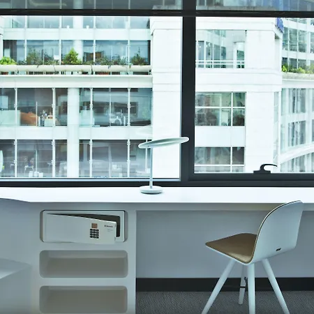 إيفولوشَن لشبونة فندق 4*