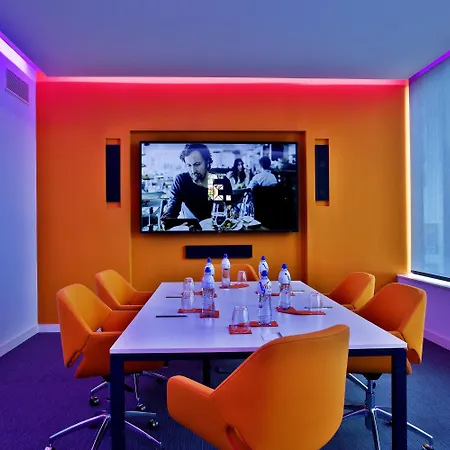 إيفولوشَن لشبونة فندق 4*