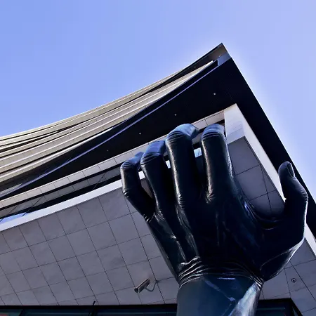 إيفولوشَن لشبونة فندق 4*